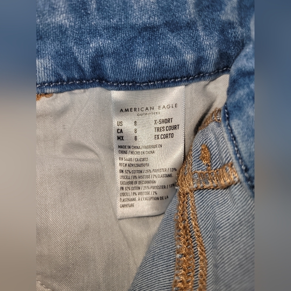 American Eagle High Rise Light Wash Jeans Distressed Knee 8 X Short - Picture 4 of 4